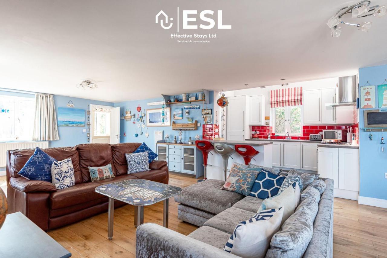 Beautiful En Suite 5 Bedroom Home With Sea Views Нью-Кі Екстер'єр фото
