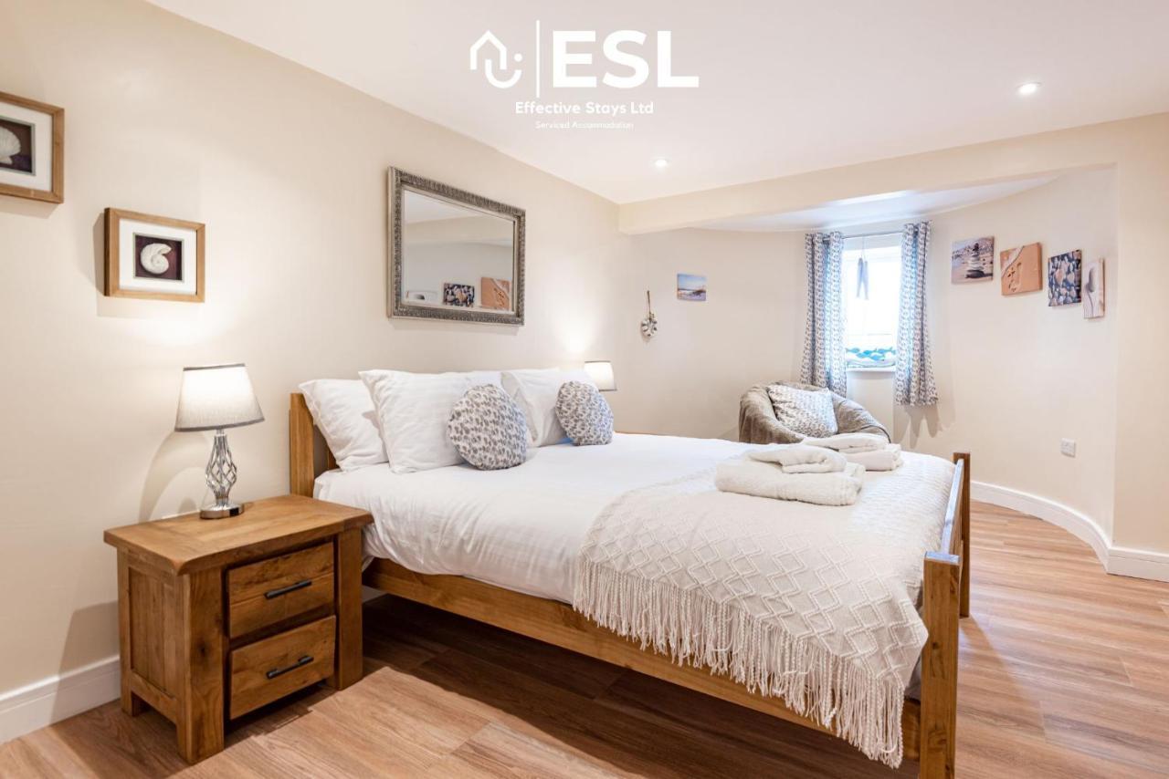 Beautiful En Suite 5 Bedroom Home With Sea Views Нью-Кі Екстер'єр фото