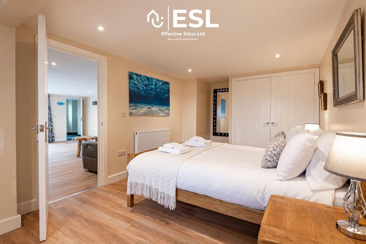 Beautiful En Suite 5 Bedroom Home With Sea Views Нью-Кі Екстер'єр фото