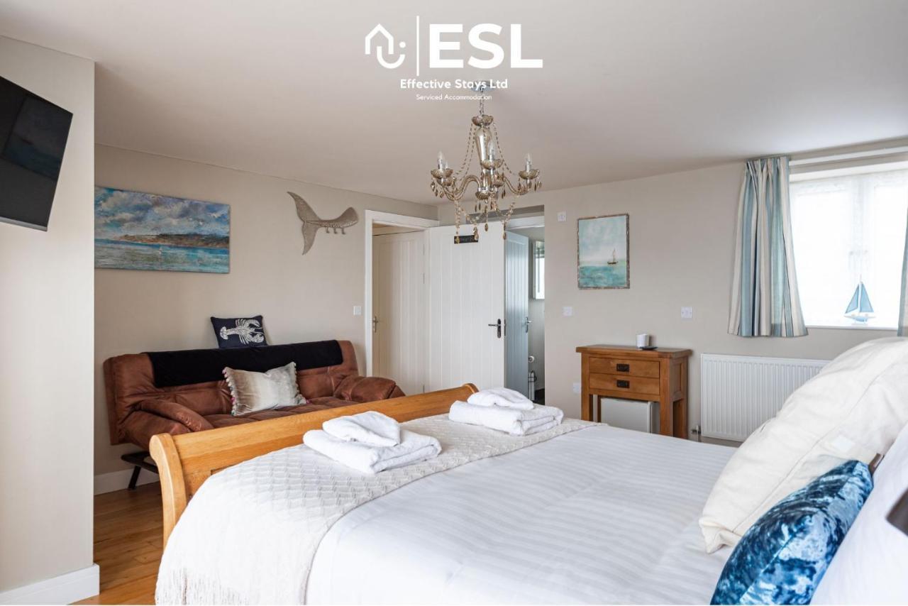 Beautiful En Suite 5 Bedroom Home With Sea Views Нью-Кі Екстер'єр фото